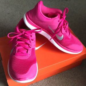 Women’s Nike free 4.0 V4 sneaker
